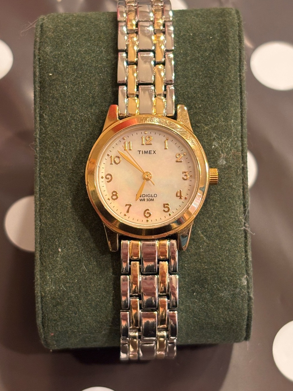 Timex T2M827 Mother of Pearl Indiglo Watch Two Tone Gold Silver 25mm - Picture 4 of 10